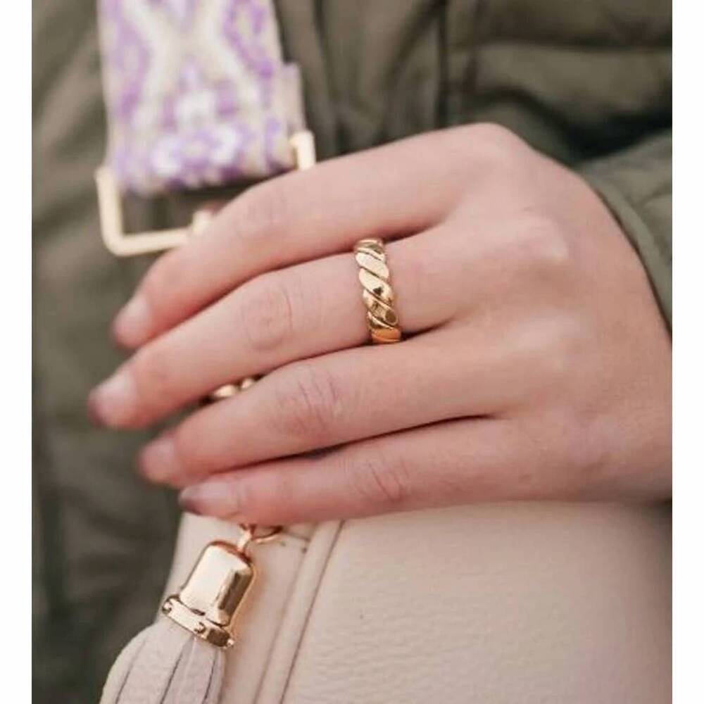 NEW PRETTY SIMPLE braided twist cuff accent ring in gold